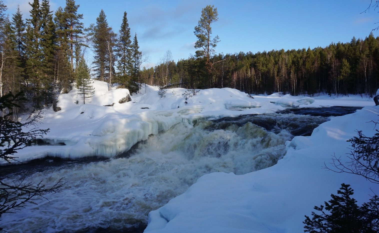 Водопад Киваккакоски (снегоходный)